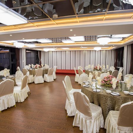 Holiday Inn Express Dujiangyan Ancient City Екстериор снимка