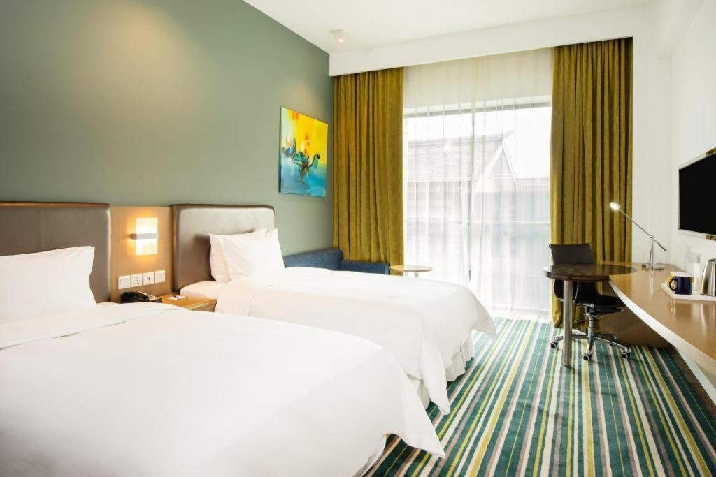 Holiday Inn Express Dujiangyan Ancient City Екстериор снимка